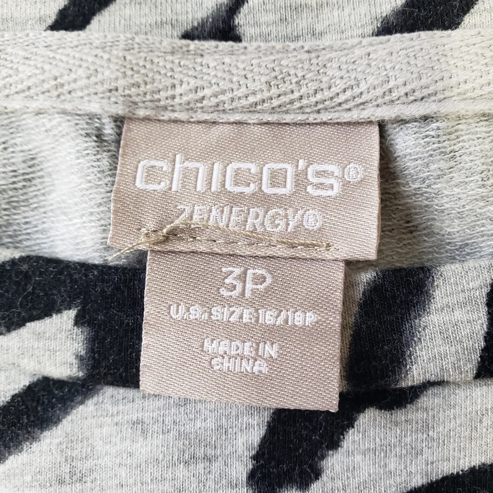 CHICO'S Zenergy Pullover Blouse Long Sleeve Top Size 3P XL Petite Zebra Print